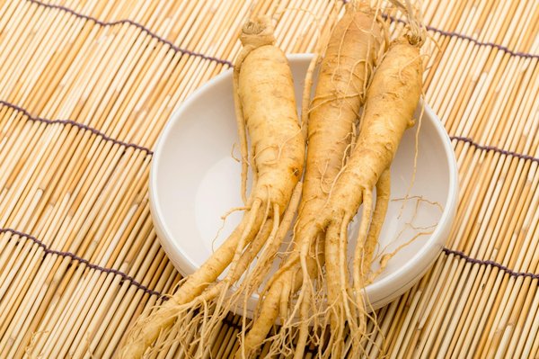 Comment utiliser le ginseng pour booster l'énergie naturellement et améliorer la performance physique ?